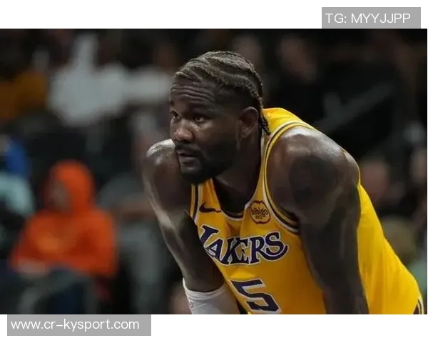 湖人对艾顿的长期中锋地位持保留态度分析