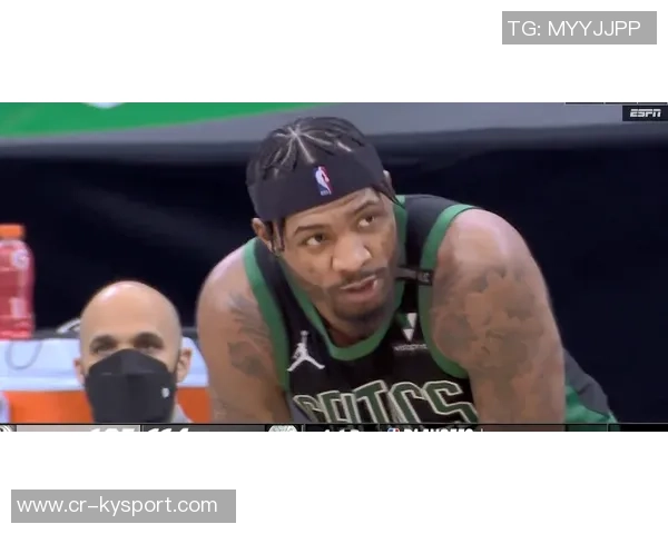 东契奇调侃海斯骑车太危险呼吁大家佩戴头盔安全出行